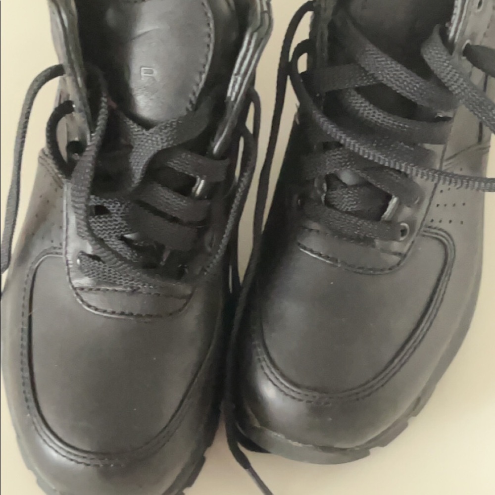 Nike Goadome, Black  Sz 3.5Y